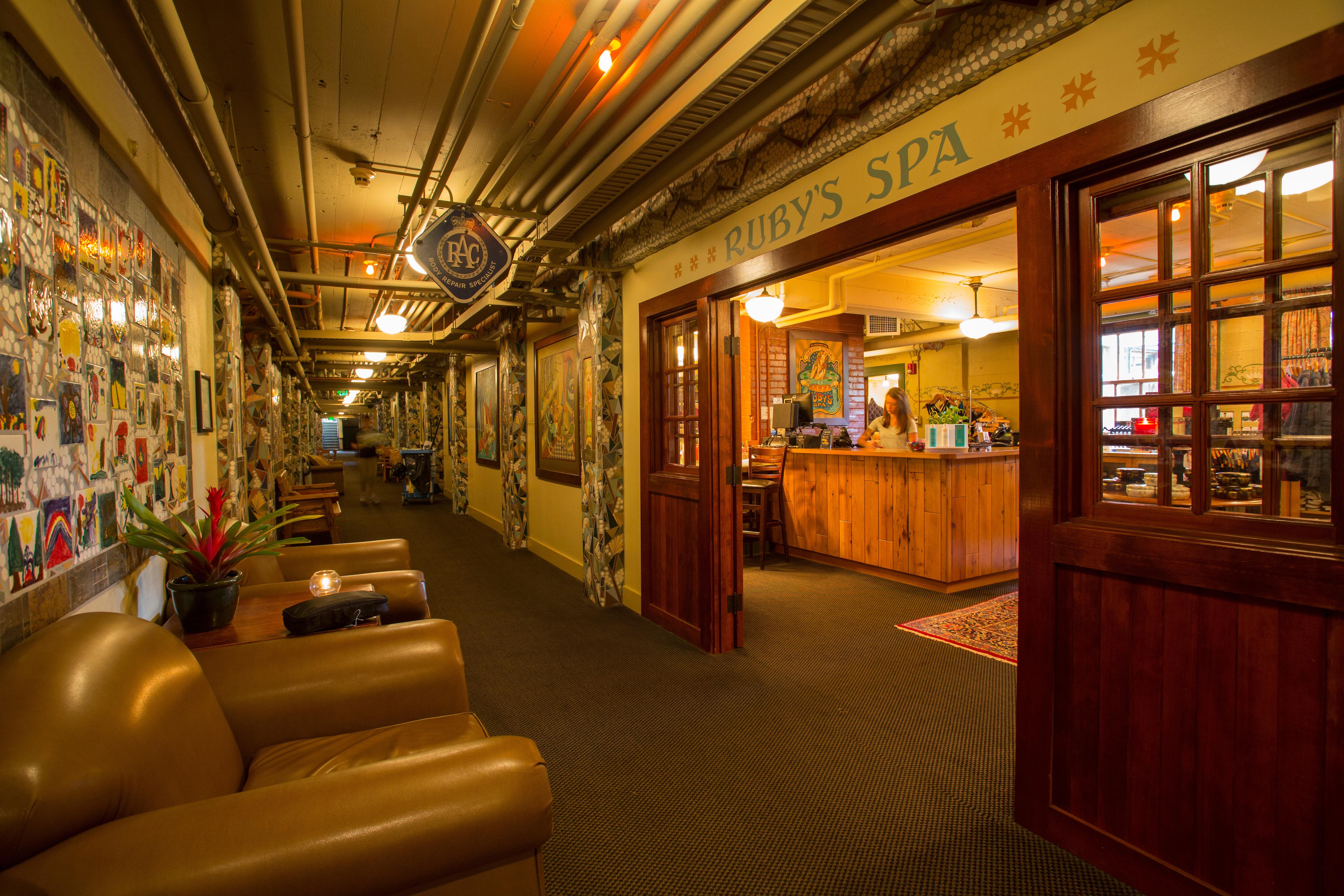 Mcmenamins Grand Lodge Forest Grove Exterior foto