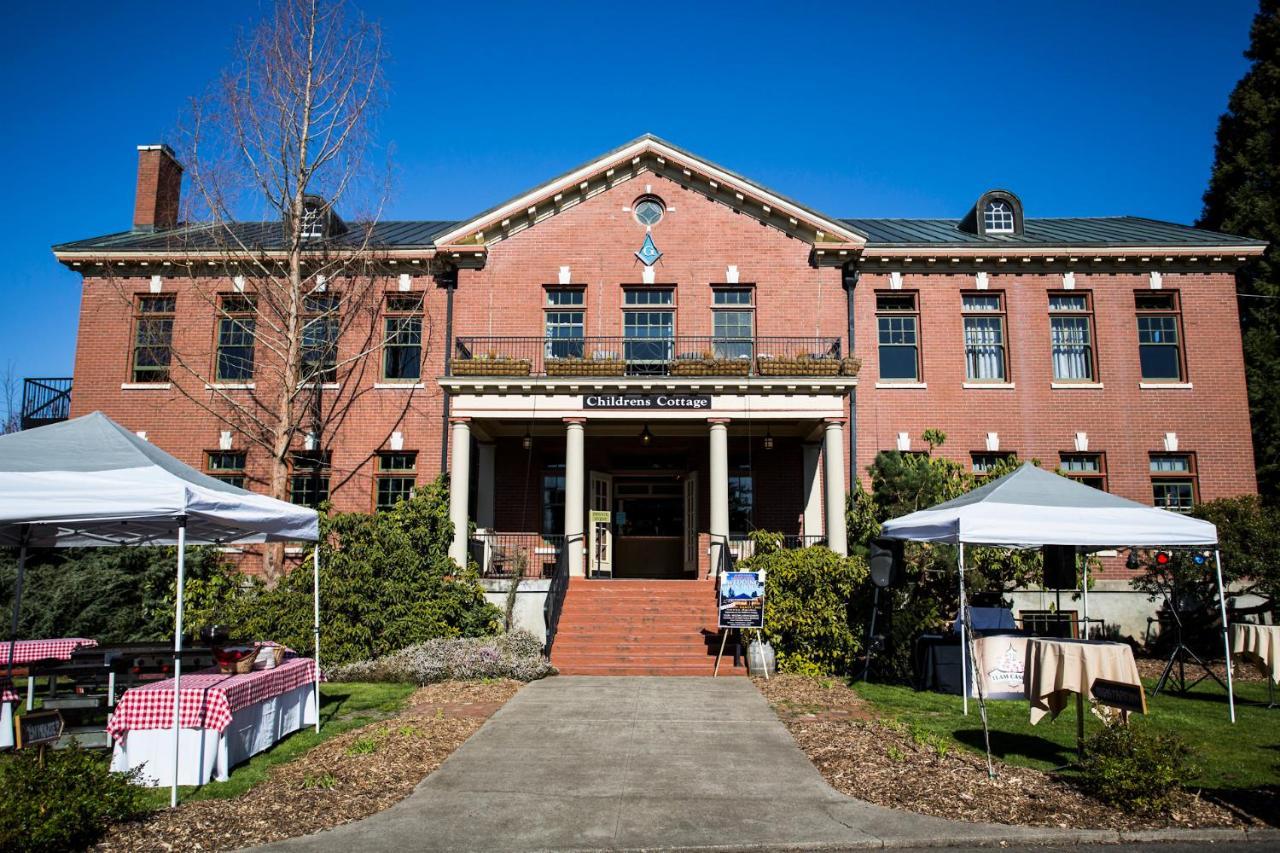 Mcmenamins Grand Lodge Forest Grove Exterior foto